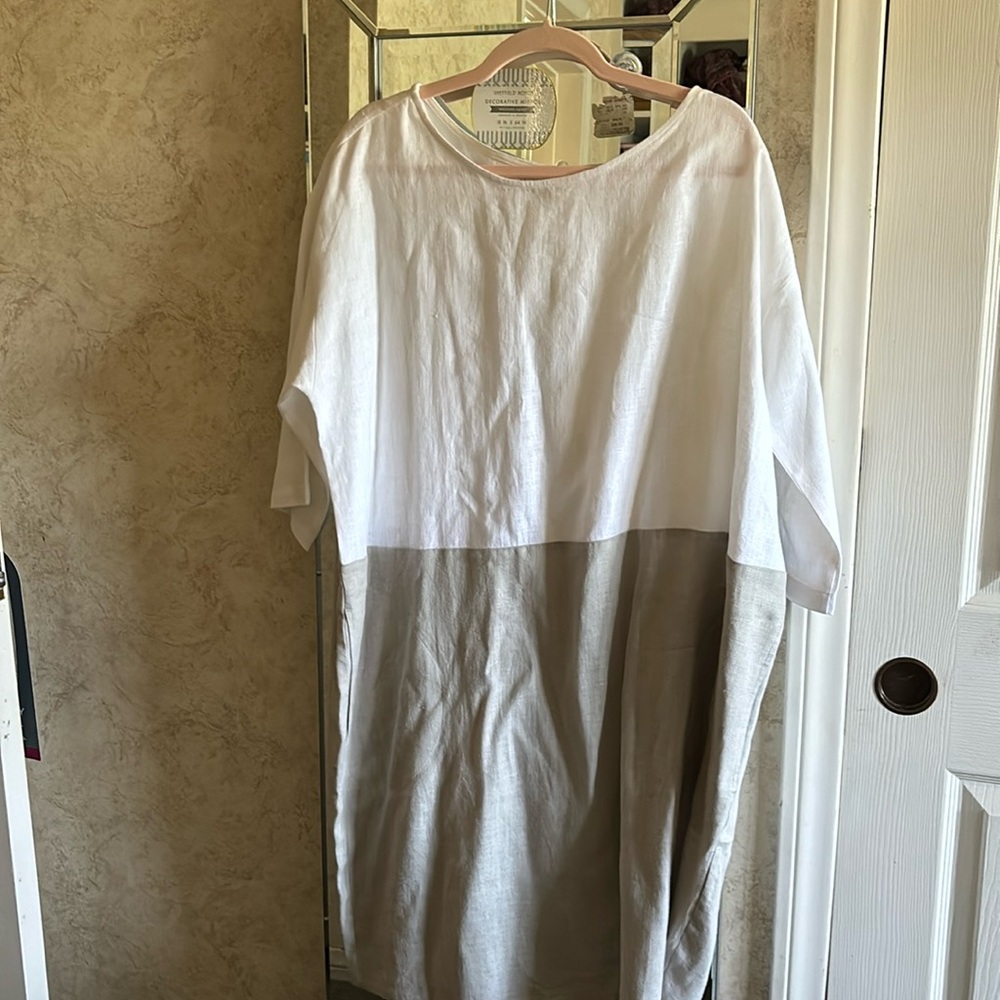Oversized Two-Tone White and Tan Linen Dress